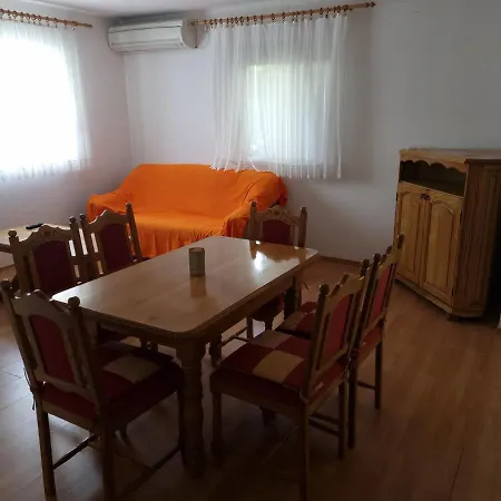 Zoretic Apartment *