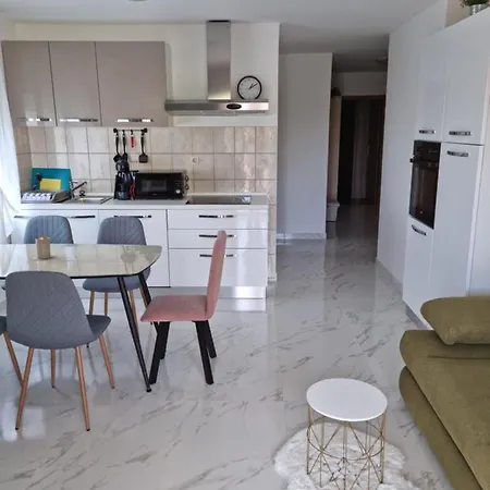 Apartment Zoretic *